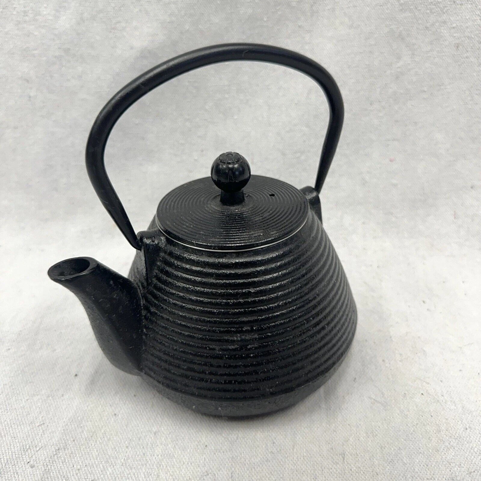 Cast Iron Black Ribbed Tea Pot Teapot Tea Kettle Enamel with Lid & Strainer Used | eBay