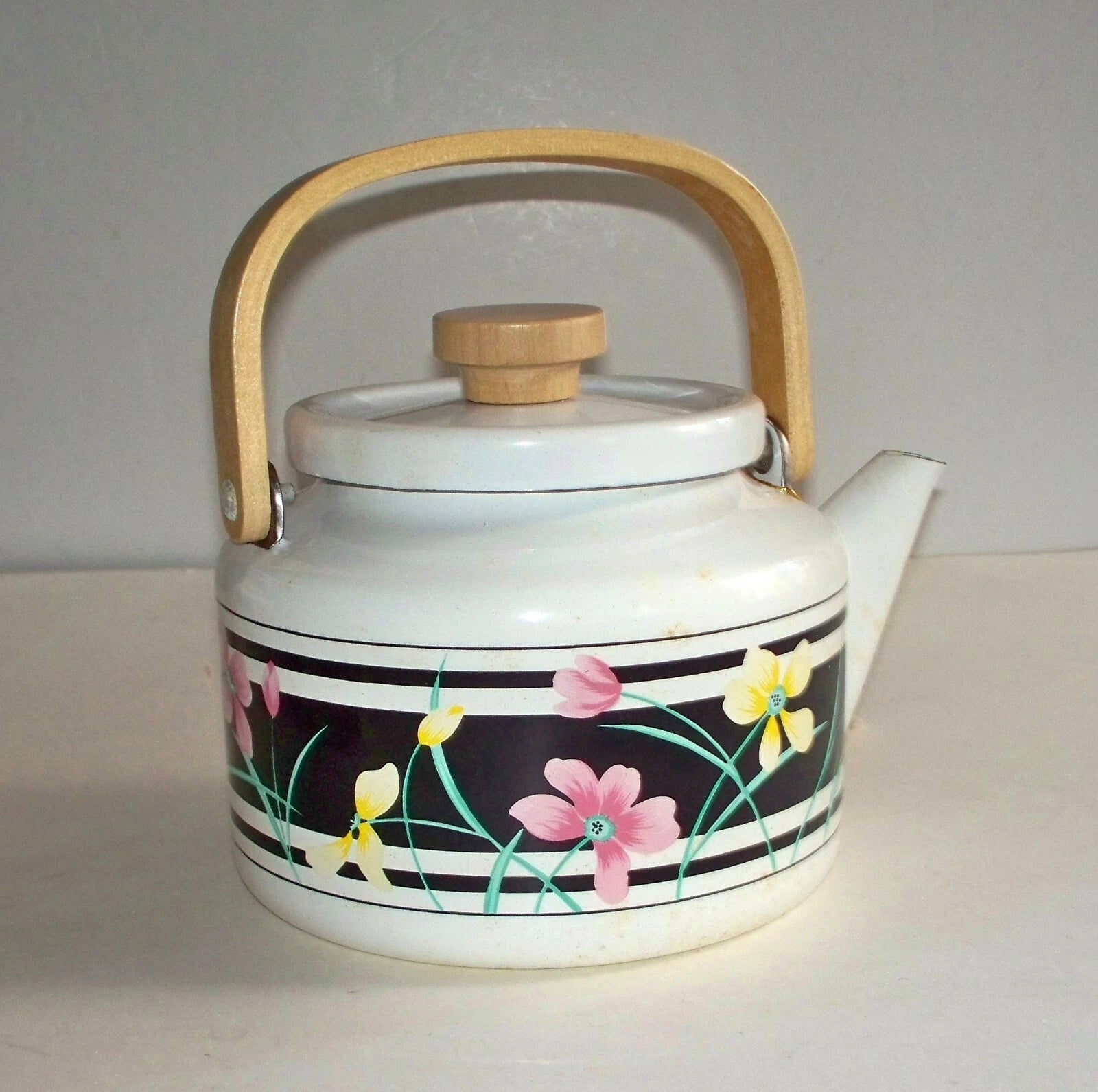 NIB TEAPOT 2.5 QT. PORCELAIN ENAMEL TEA KETTLE WOOD HANDLE White Multi | eBay