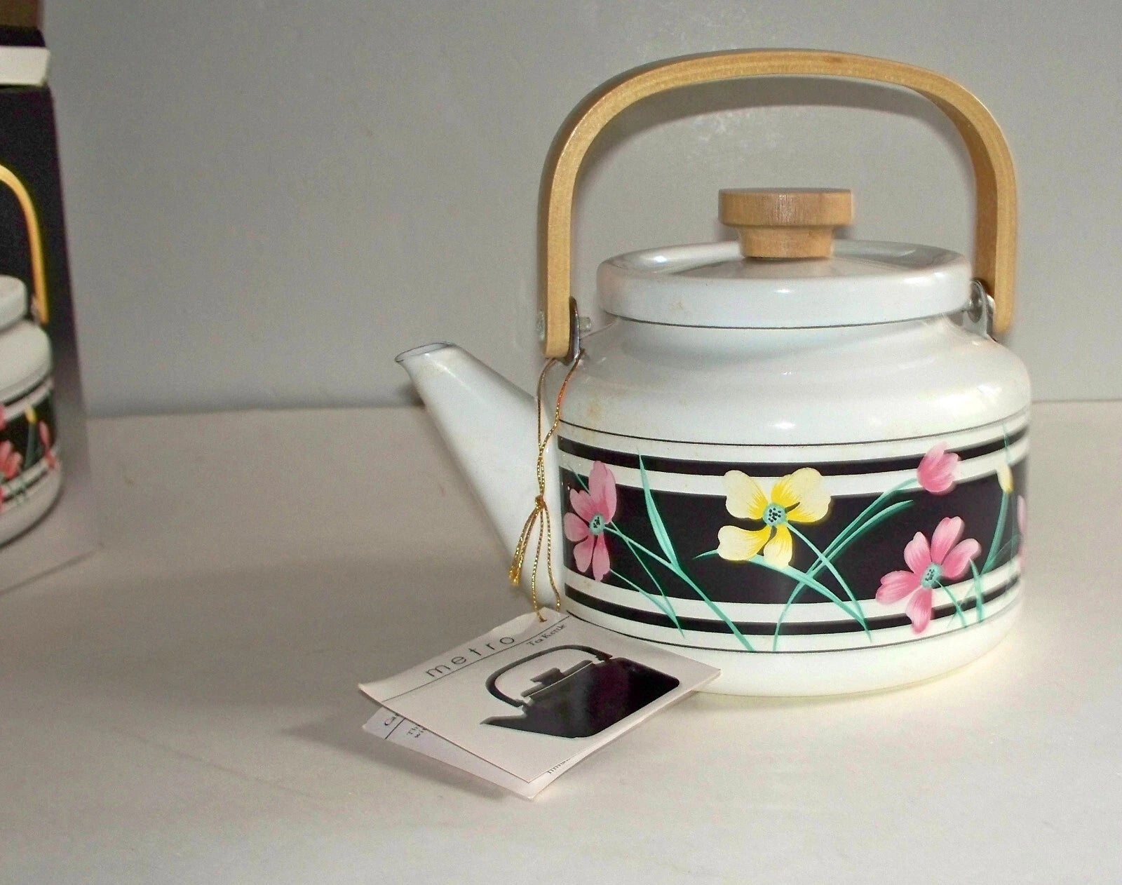 NIB TEAPOT 2.5 QT. PORCELAIN ENAMEL TEA KETTLE WOOD HANDLE White Multi | eBay