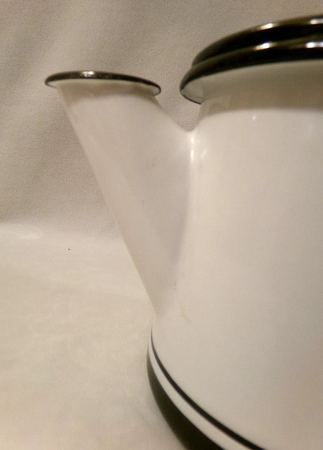 VINTAGE ENAMEL COATED METAL TEAPOT - BLACK and WHITE - 1 Quart/32 oz. | eBay