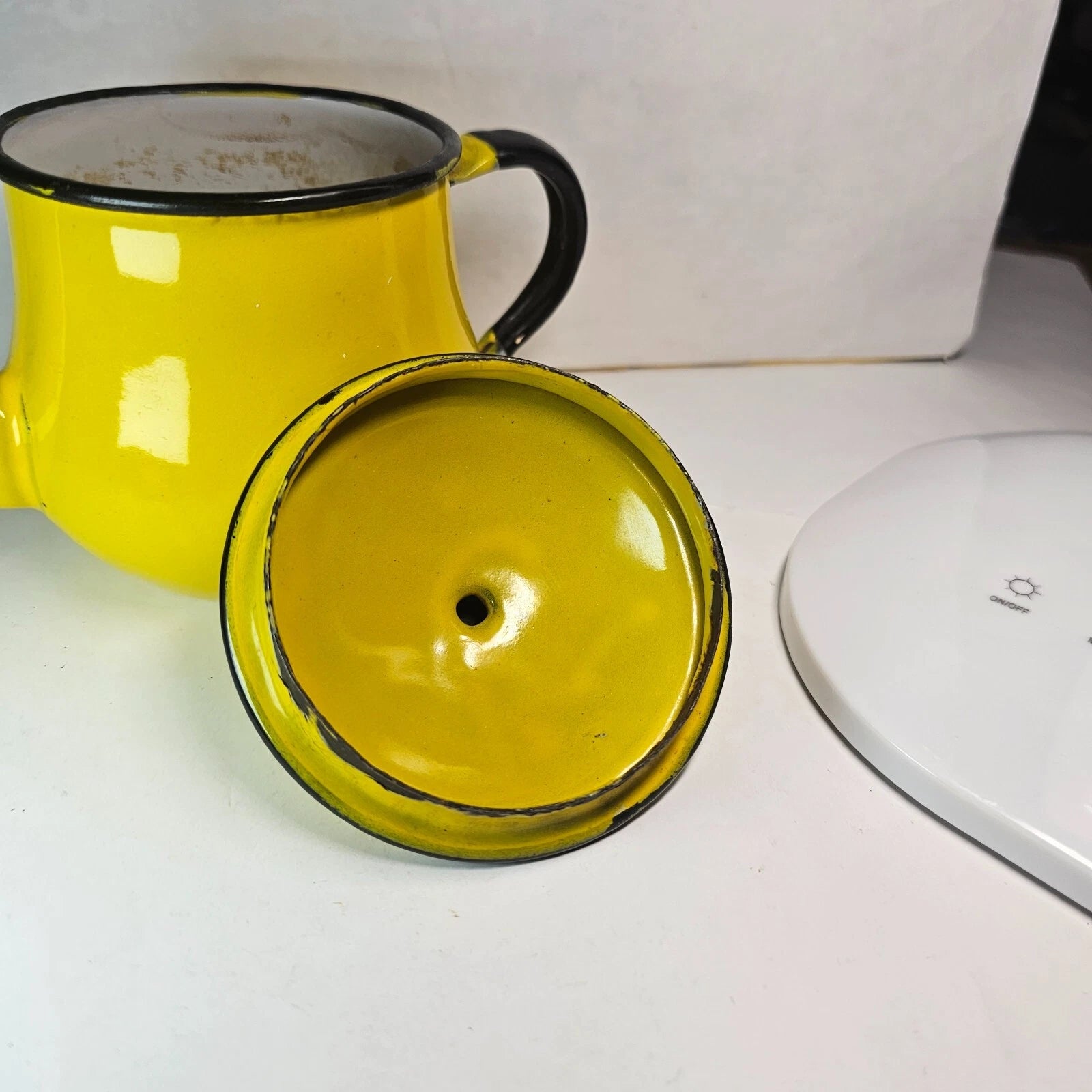 SMALL YELLOW ENAMEL TEAPOT PITCHER JAPAN PORCELAIN METAL LID BLACK ANTIQUE OTO | eBay