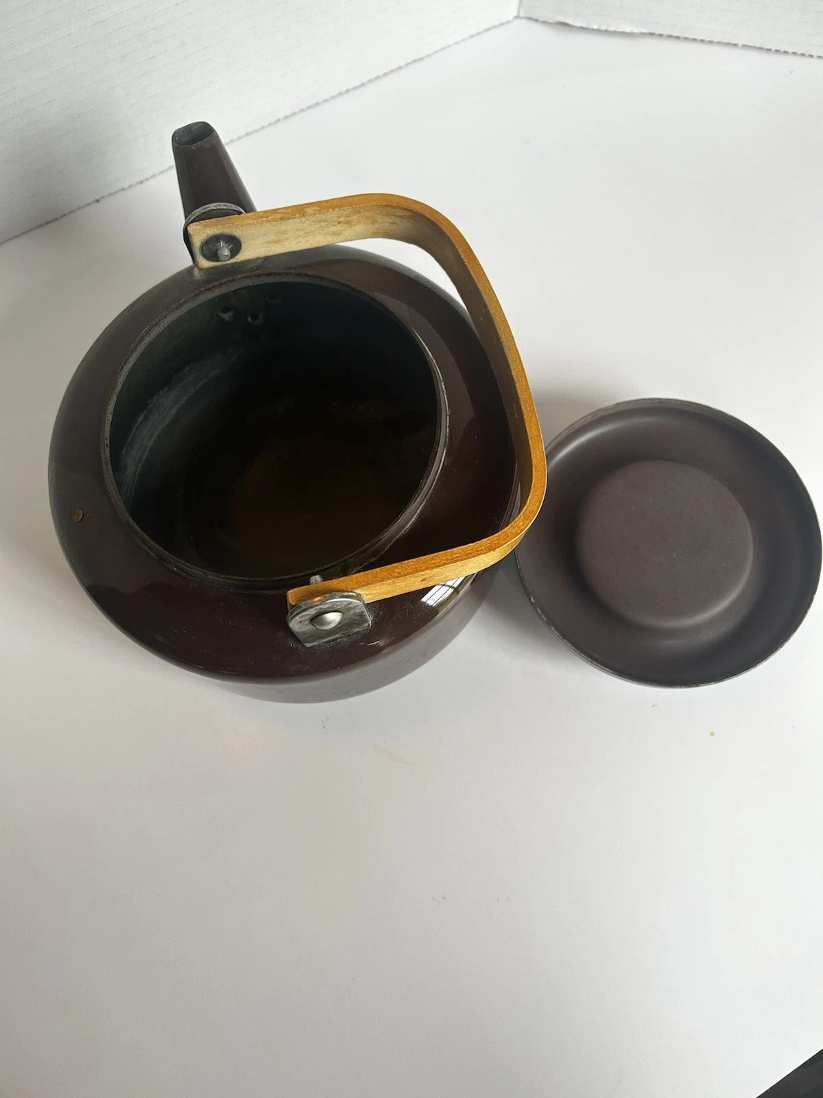 Vintage Brown Enamel Metalware Teapot With Wood Handle And Knob 6”H 9” W Spout | eBay