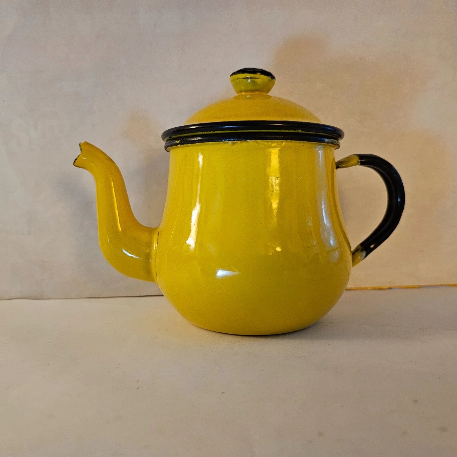 SMALL YELLOW ENAMEL TEAPOT PITCHER JAPAN PORCELAIN METAL LID BLACK ANTIQUE OTO | eBay