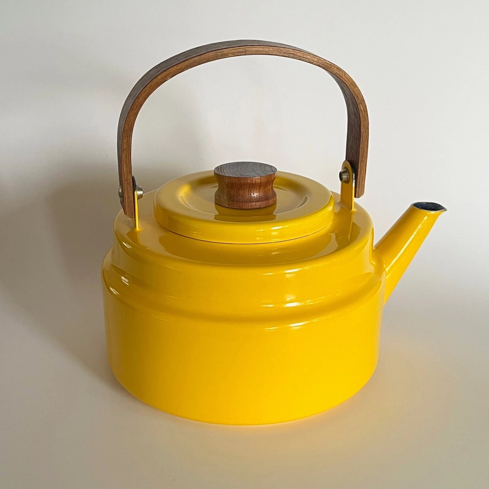 Vtg Mid Century Modern Cousances Le Creuset Teak & Enamel Yellow Tea Pot Kettle | eBay