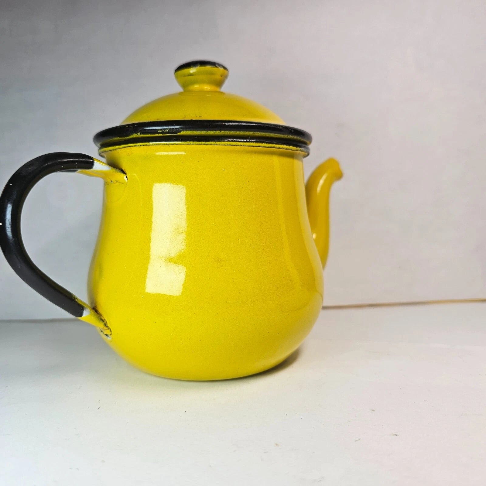 SMALL YELLOW ENAMEL TEAPOT PITCHER JAPAN PORCELAIN METAL LID BLACK ANTIQUE OTO | eBay