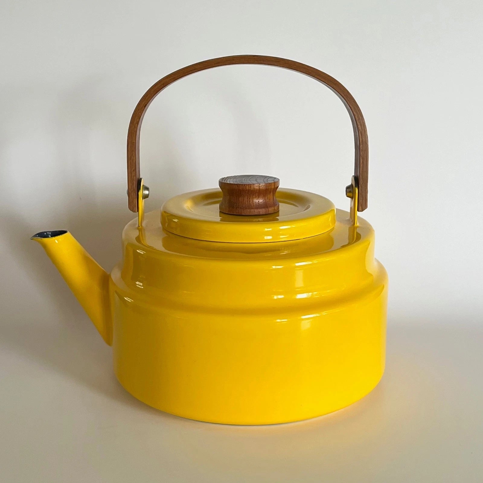 Vtg Mid Century Modern Cousances Le Creuset Teak & Enamel Yellow Tea Pot Kettle | eBay