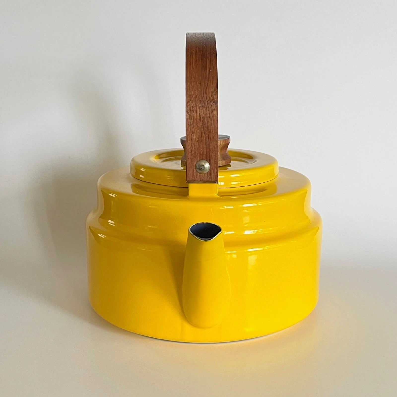 Vtg Mid Century Modern Cousances Le Creuset Teak & Enamel Yellow Tea Pot Kettle | eBay