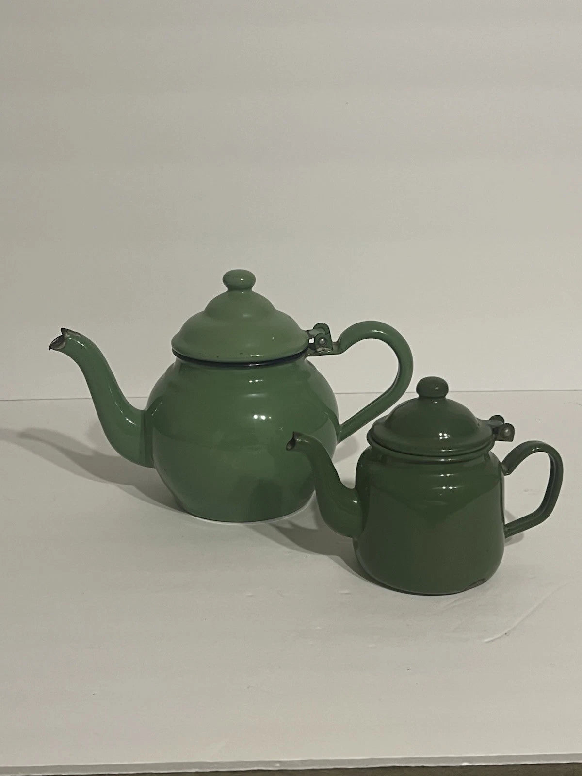 Pair of 2 Vintage Green Enamel Ware Teapots Has Wear see photos | eBay