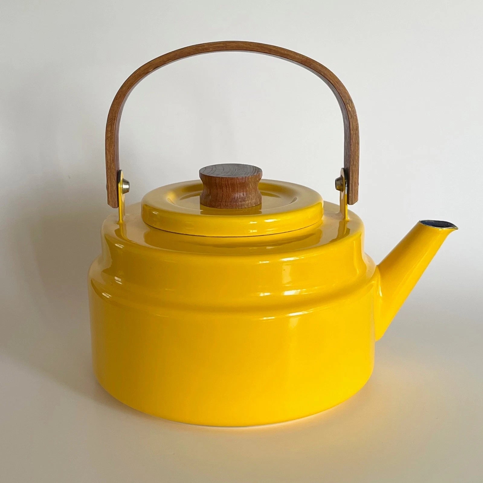 Vtg Mid Century Modern Cousances Le Creuset Teak & Enamel Yellow Tea Pot Kettle | eBay