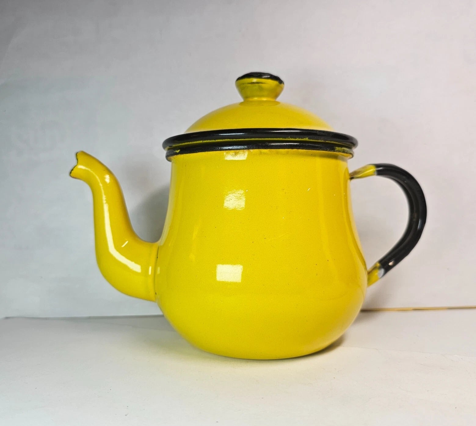 SMALL YELLOW ENAMEL TEAPOT PITCHER JAPAN PORCELAIN METAL LID BLACK ANTIQUE OTO | eBay